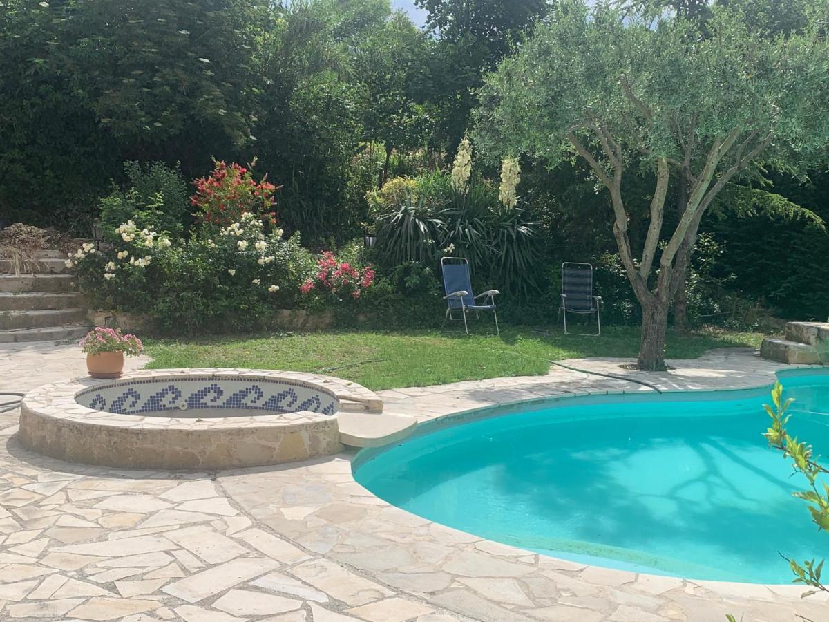 Studio Oustaou Acces Piscine Марсилия Екстериор снимка