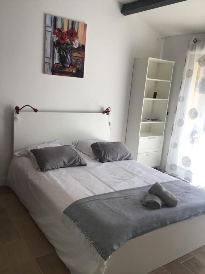 Studio Oustaou Acces Piscine Марсилия Екстериор снимка